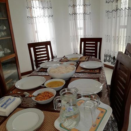 Air Port 5 Minutes Super Clean Upul Bed and Breakfast Negombo Eksteriør billede