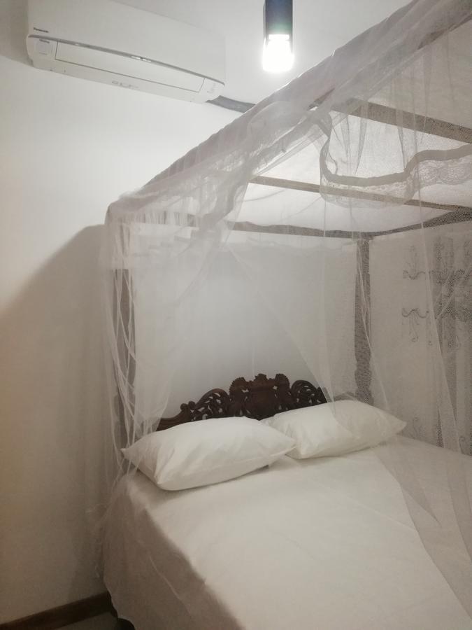 Air Port 5 Minutes Super Clean Upul Bed and Breakfast Negombo Eksteriør billede