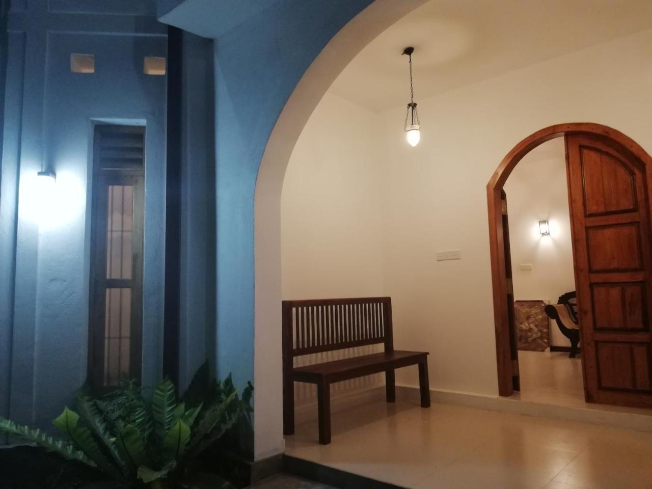 Air Port 5 Minutes Super Clean Upul Bed and Breakfast Negombo Eksteriør billede