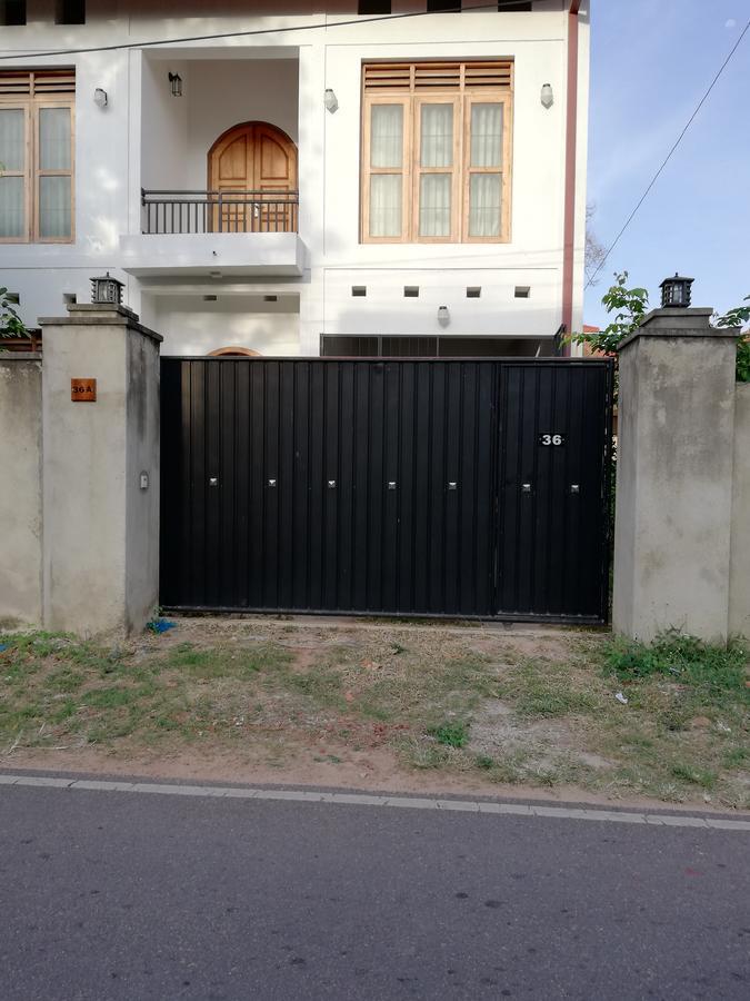 Air Port 5 Minutes Super Clean Upul Bed and Breakfast Negombo Eksteriør billede