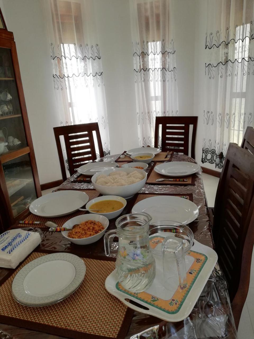 Air Port 5 Minutes Super Clean Upul Bed and Breakfast Negombo Eksteriør billede