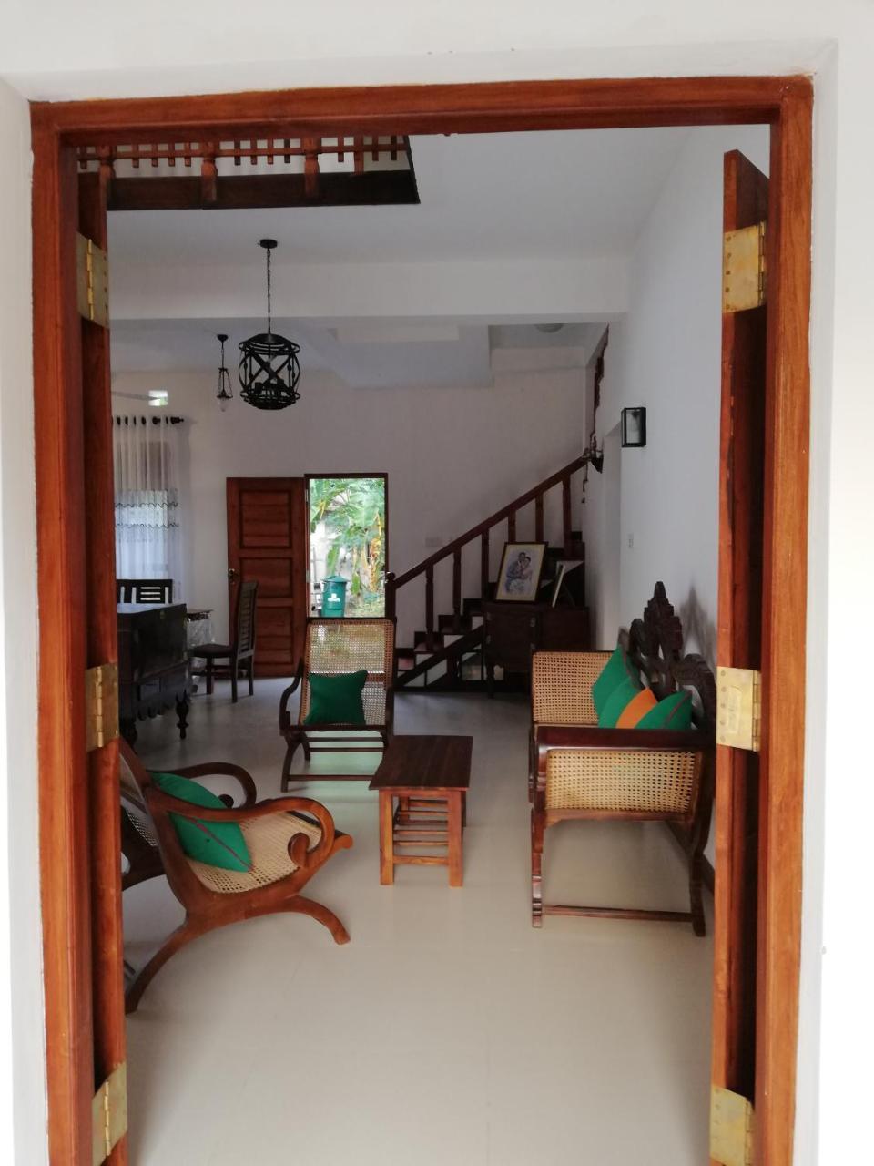 Air Port 5 Minutes Super Clean Upul Bed and Breakfast Negombo Eksteriør billede