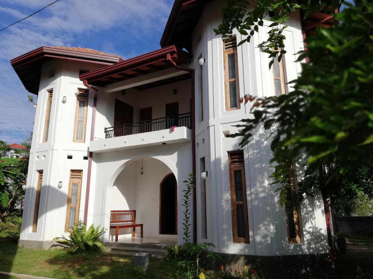 Air Port 5 Minutes Super Clean Upul Bed and Breakfast Negombo Eksteriør billede