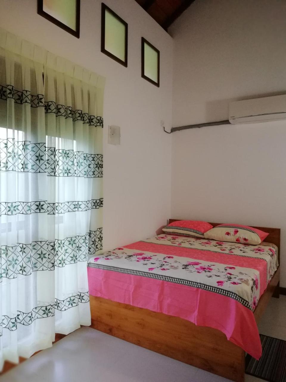 Air Port 5 Minutes Super Clean Upul Bed and Breakfast Negombo Eksteriør billede